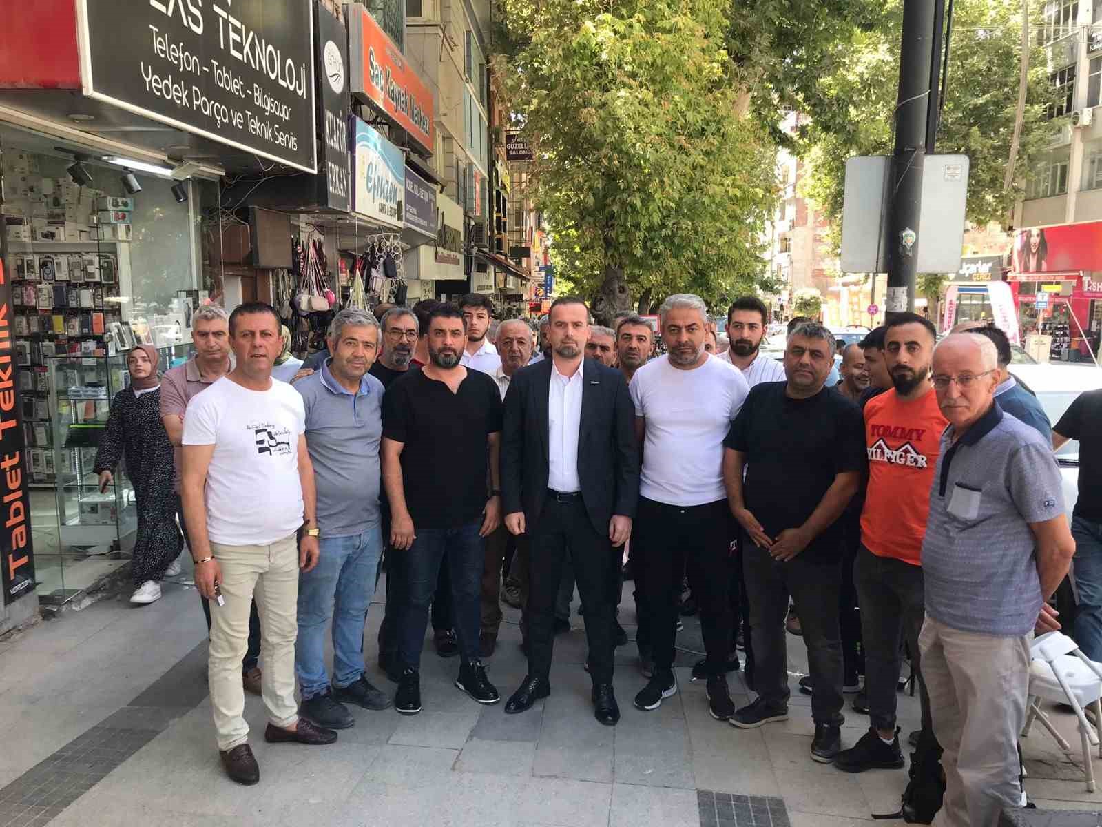 MAGİNDER Yönetim Kurulu Başkanı Karademir, Kışla Caddesi esnafını ziyaret etti
