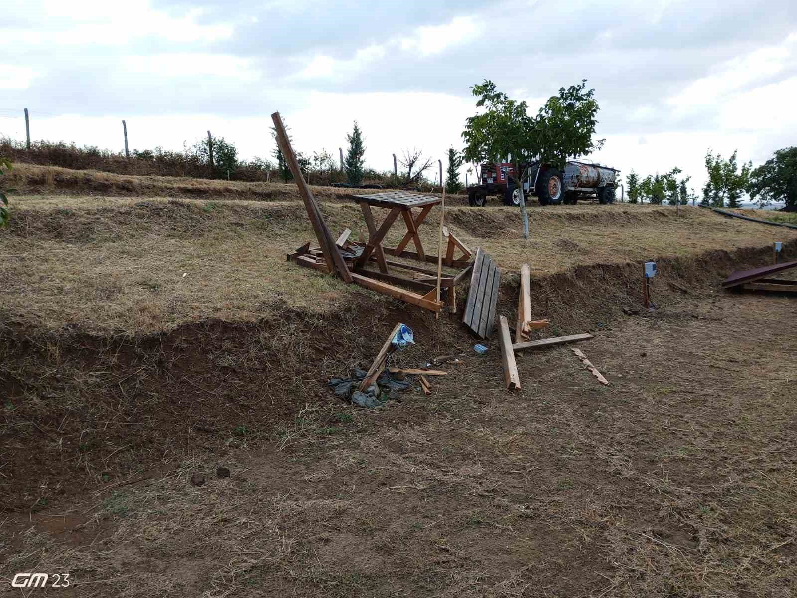 Malkara’da hortum dehşeti: Kamp alanı yerle bir oldu
