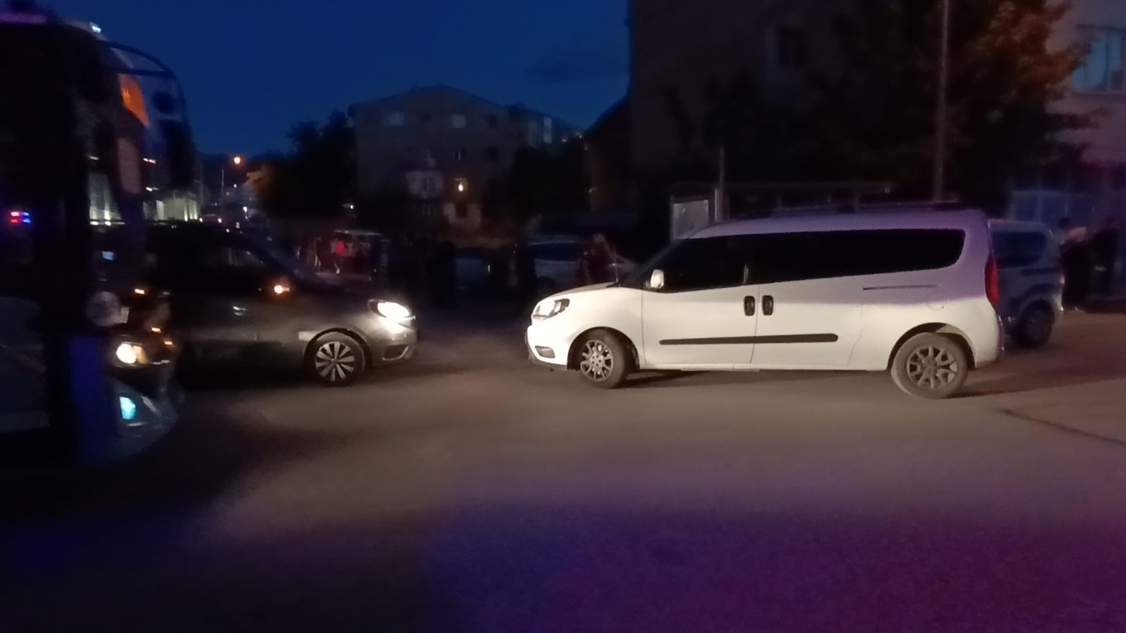 Erzurum’da cadde ortasında bıçaklı kavga: 1 yaralı
