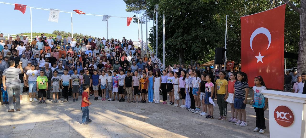 Tavas Belediyesi ilkokulu bitiren öğrencileri bisikletle ödüllendirdi
