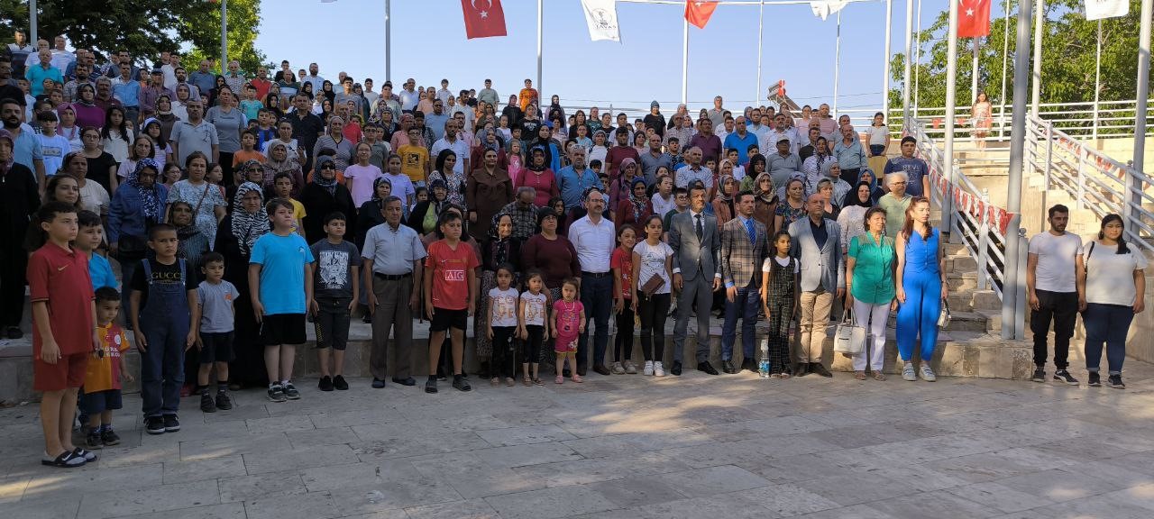 Tavas Belediyesi ilkokulu bitiren öğrencileri bisikletle ödüllendirdi
