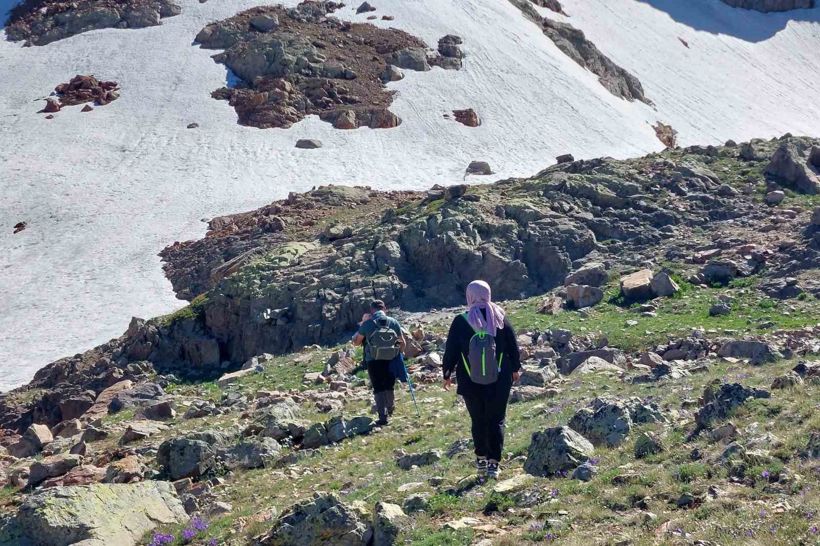 Artabel Gölleri’nin en küçük kaşifi 1 yaşındaki İkim Doğa Can oldu
