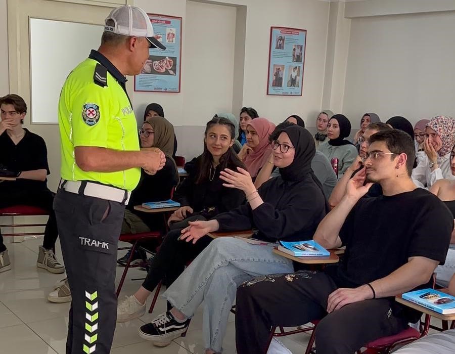 Kütahya’da sürücü adaylarına trafik eğitimi
