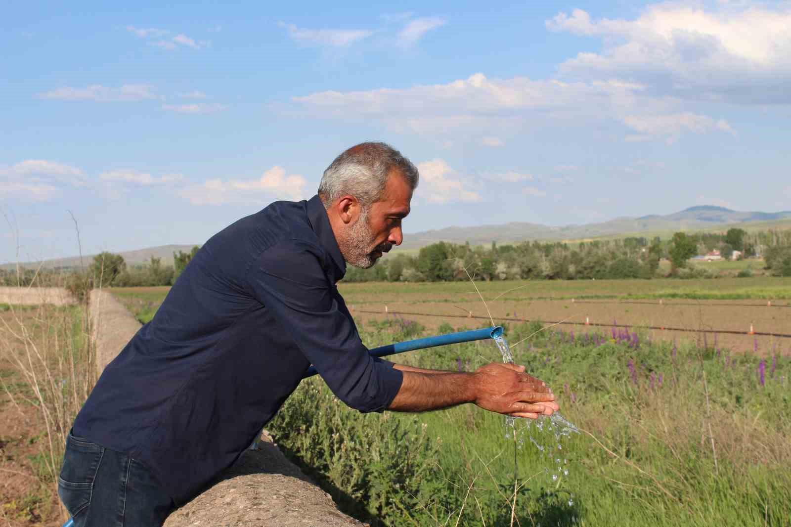 Muhtarlıktan oldu ama hizmet aşkı bitmedi, hizmete ölülerden başladı
