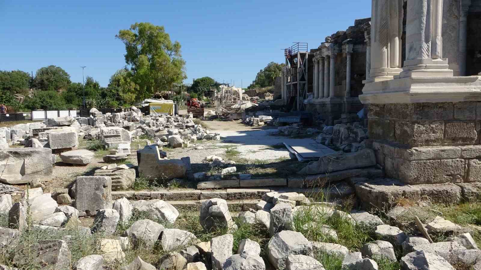 Antalya’da mitolojik ilham perisi ’Kalliope’ heyecanı
