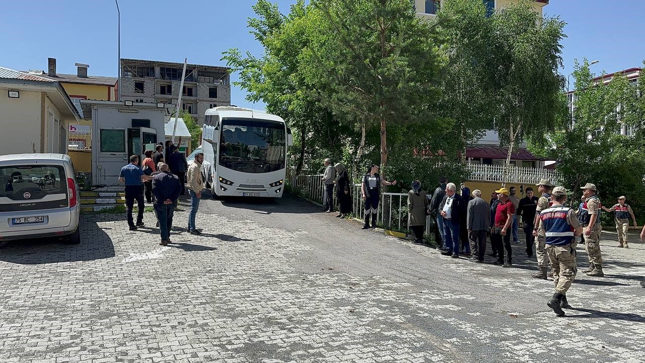 Ardahan merkezli 2 ilde rüşvet operasyonu: 32 gözaltı
