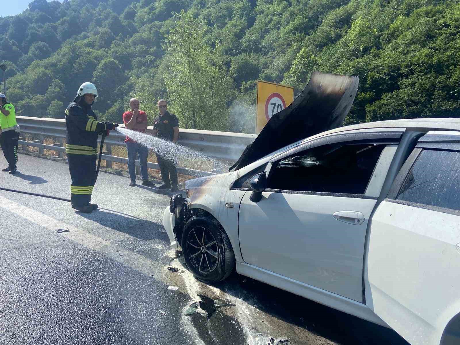 Otomobilde yangın çıktı
