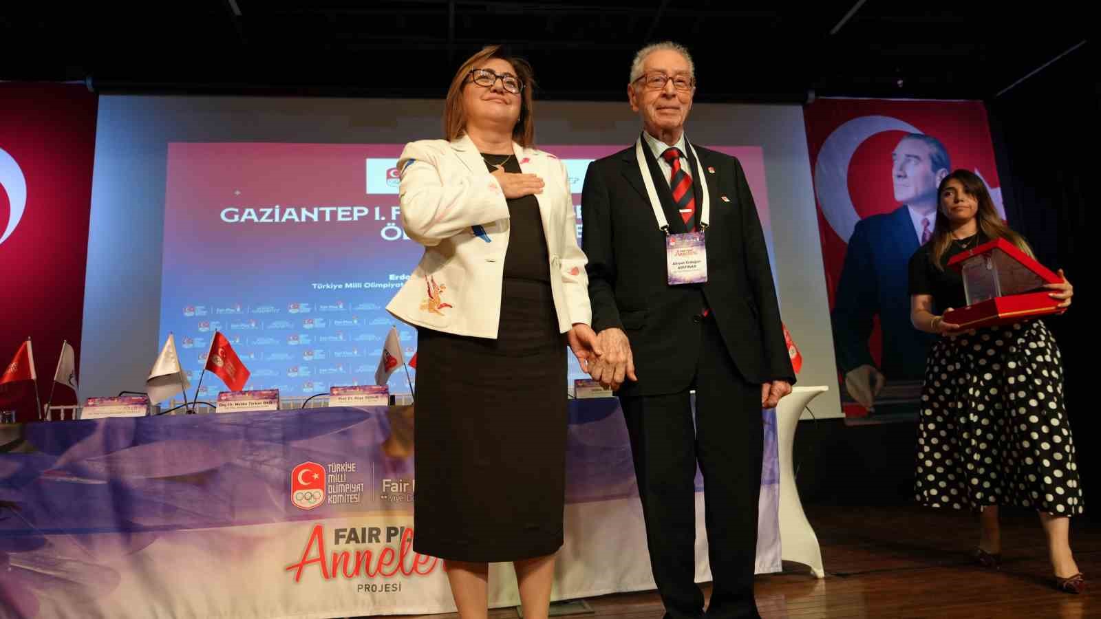 Milli Olimpiyat Komitesi, Fatma Şahin’i Türkiye’nin ilk “Fair Play Annesi” seçti
