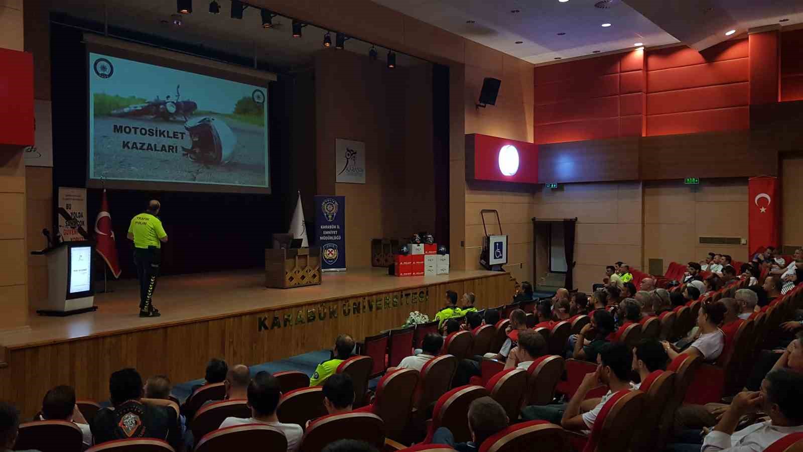 Emniyet’ten motosikletlilere eğitim ve bilgilendirme semineri
