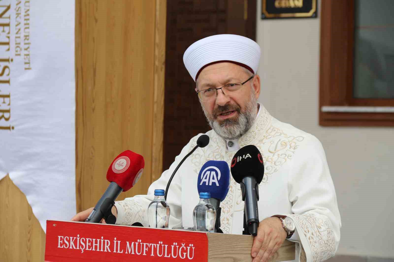 Diyanet İşleri Başkanı Erbaş, Eskişehir Teknik Üniversitesi Camii açışına katıldı
