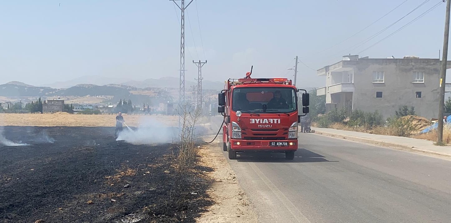 Yerleşim alanına yakın çıkan yangın söndürüldü
