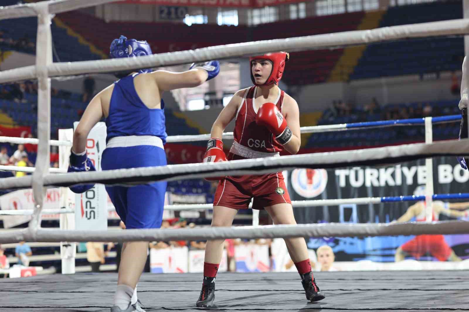 Cizreli sporcu Kadınlar Boks Şampiyonası’nda Türkiye üçüncüsü oldu
