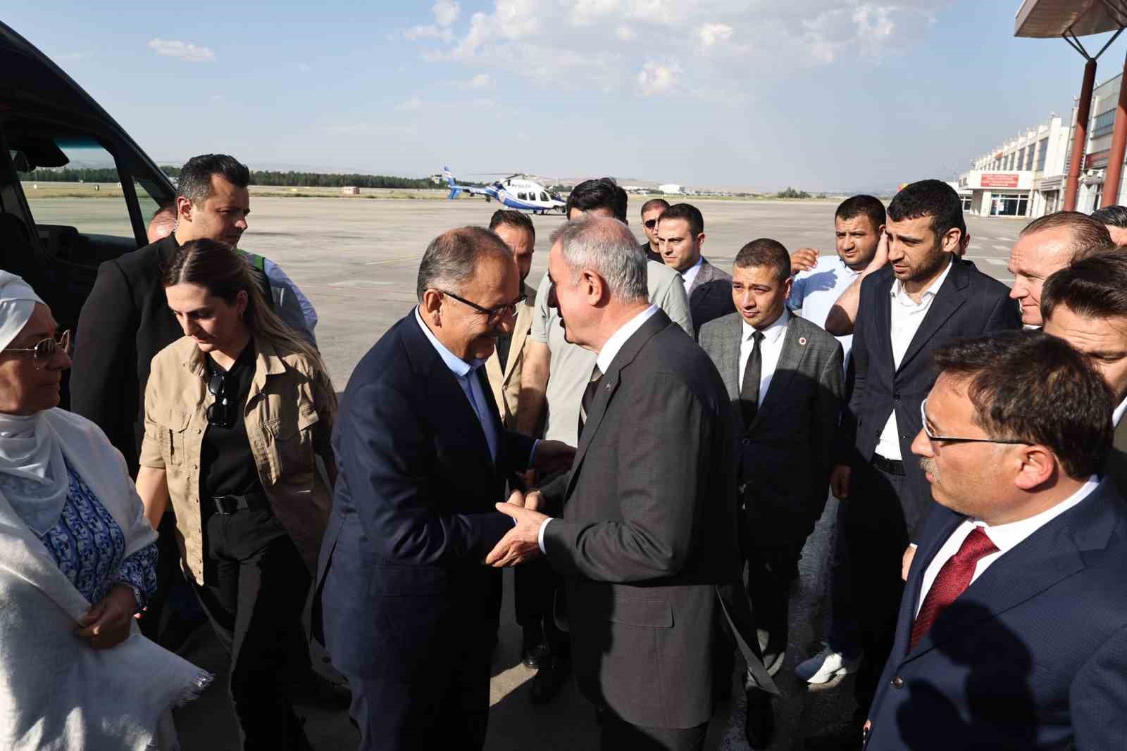 Mehmet Özhaseki: “Aktif siyasi hayatımızı bugün noktalıyoruz