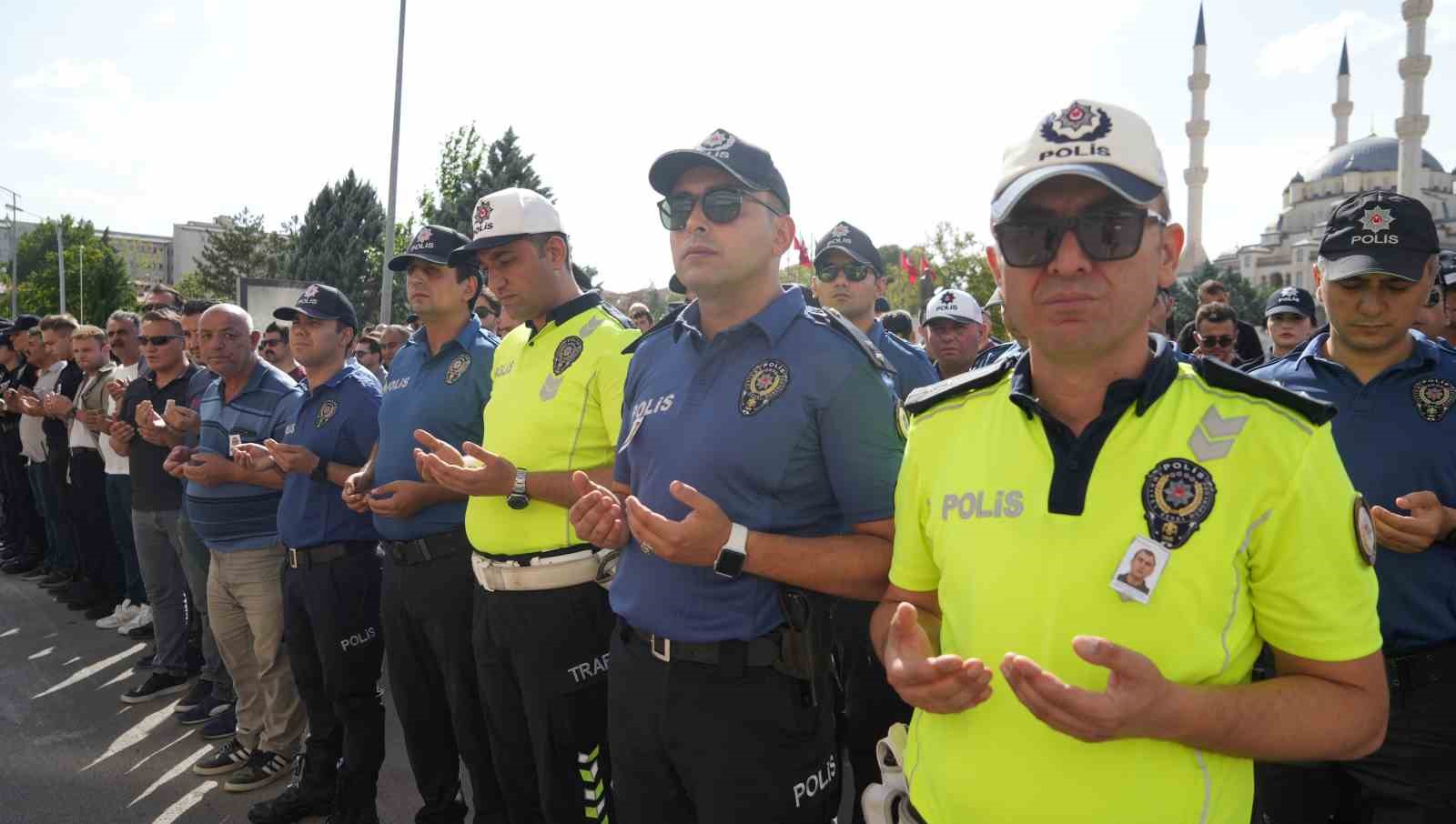 2 aylık evliydi, kazada hayatını kaybetti: Genç polisin cenazesi memleketine uğurlandı
