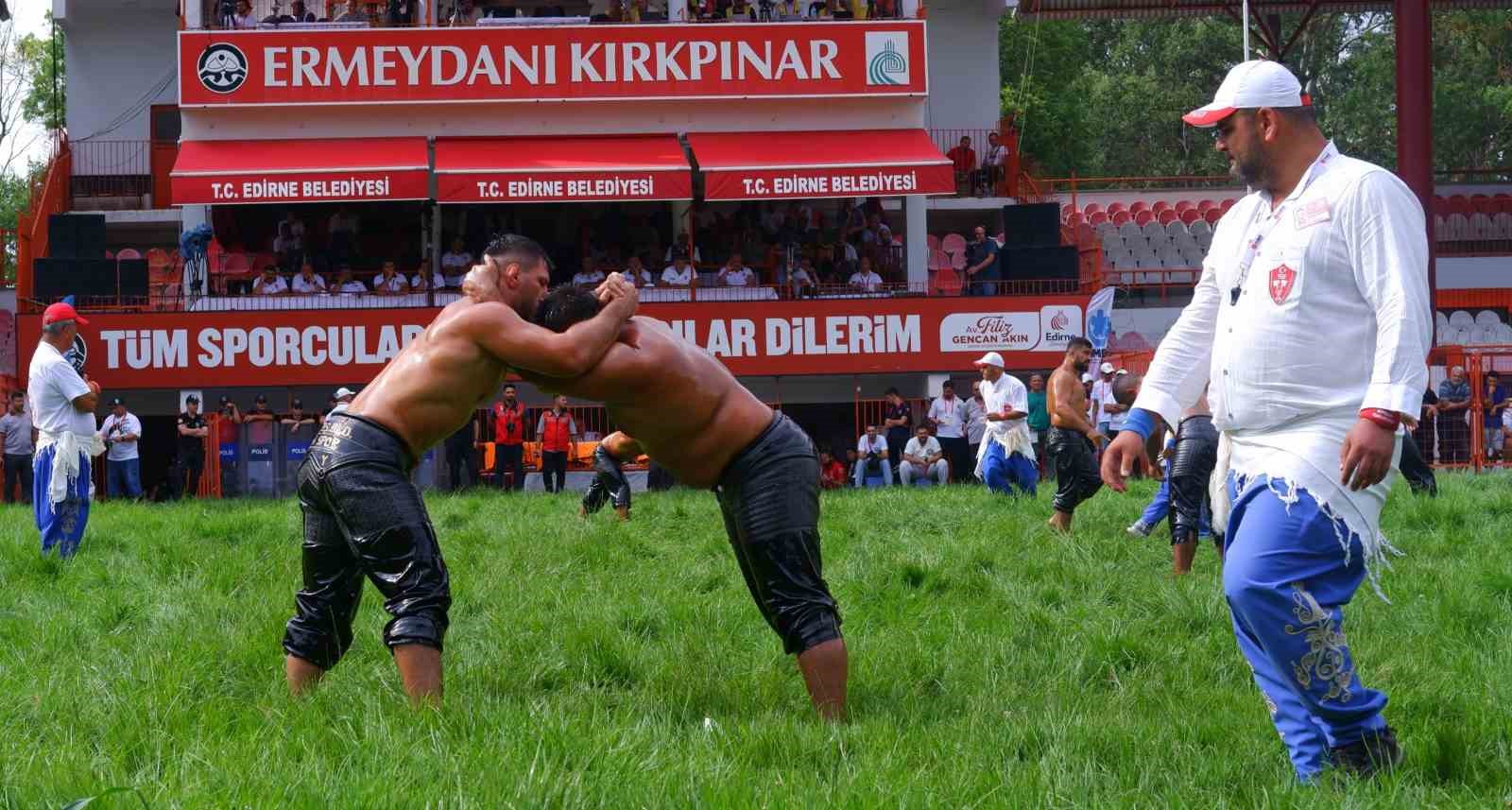 Kırkpınar’da ilk gün müsabakaları tamamlandı: Güreşecek 40 başpehlivan belli oldu
