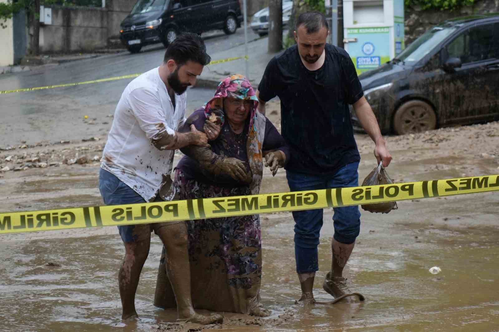 Bursa’da selin bilançosu havadan görüntülendi
