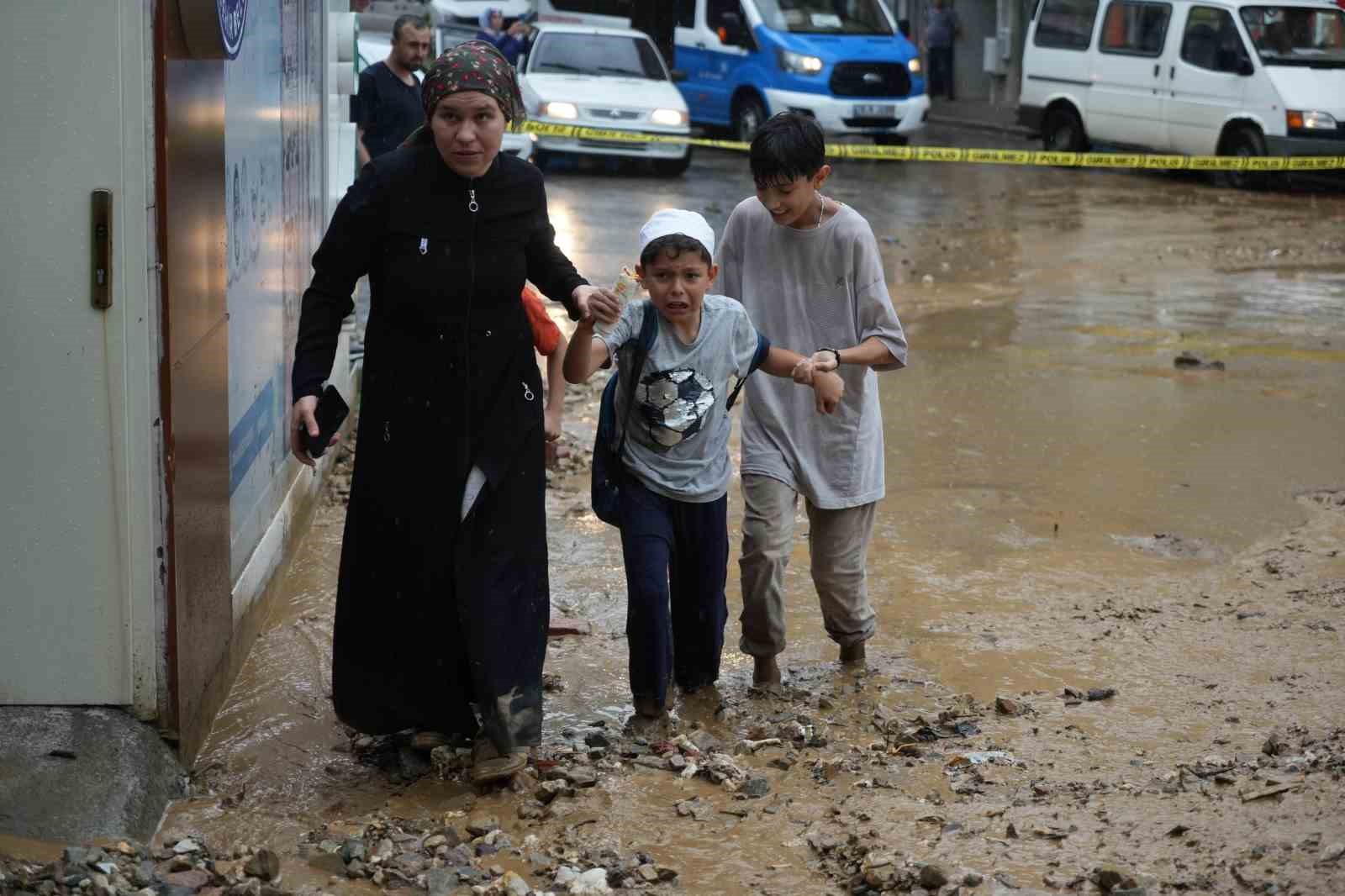 Bursa’da selin bilançosu havadan görüntülendi
