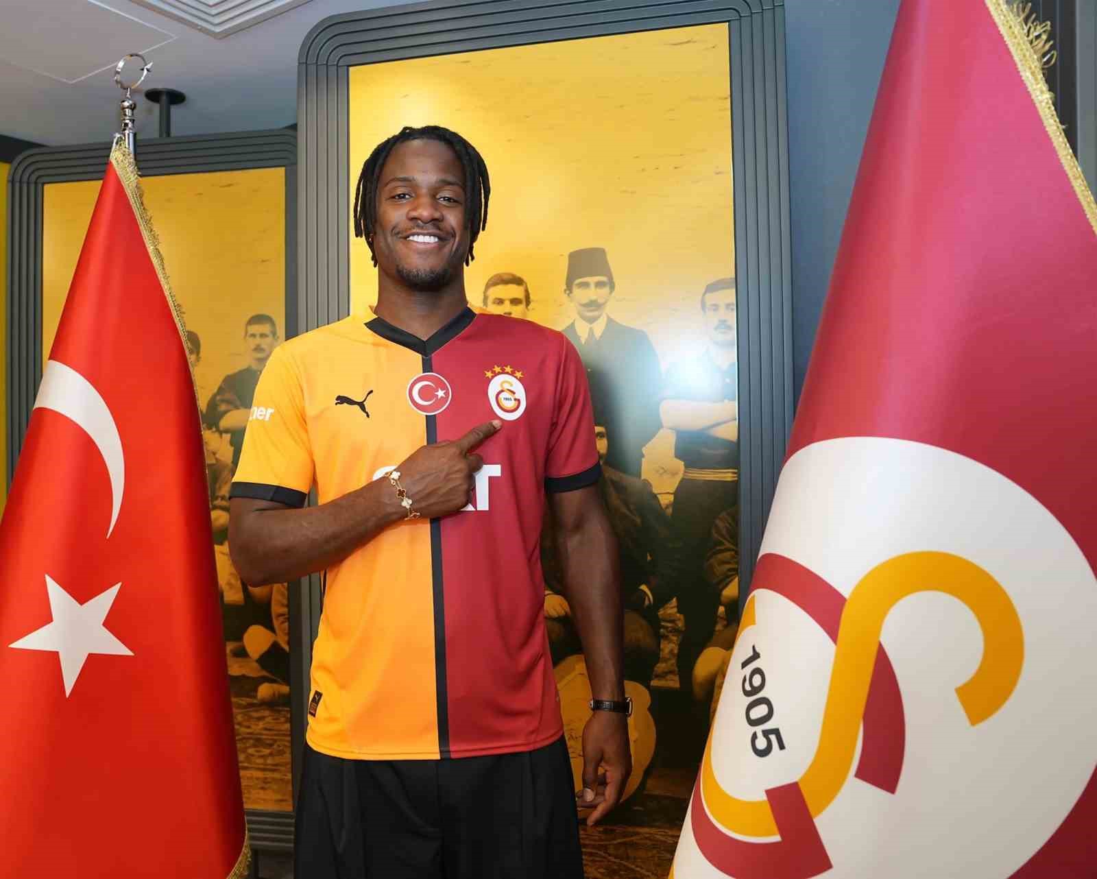 Michy Batshuayi: “Tekrar Şampiyonlar Ligi’nde oynayacağım için mutluyum”
