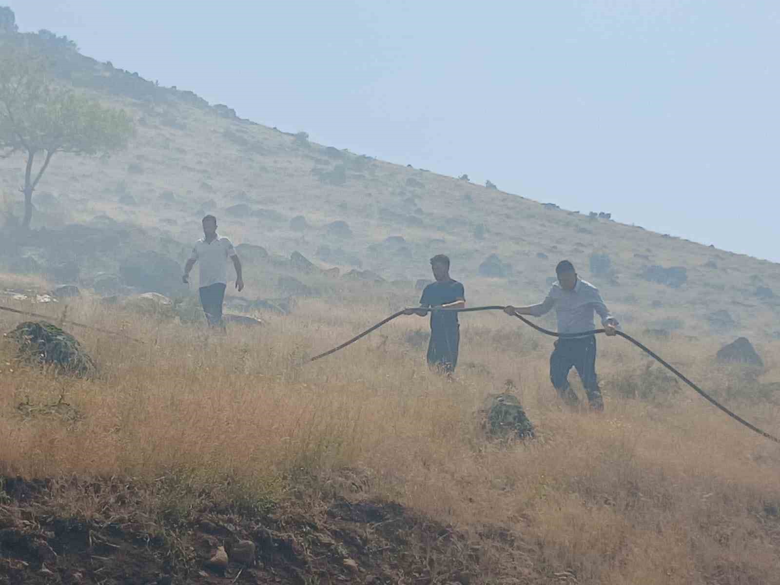 Develi’de tarım arazinde yangın çıktı
