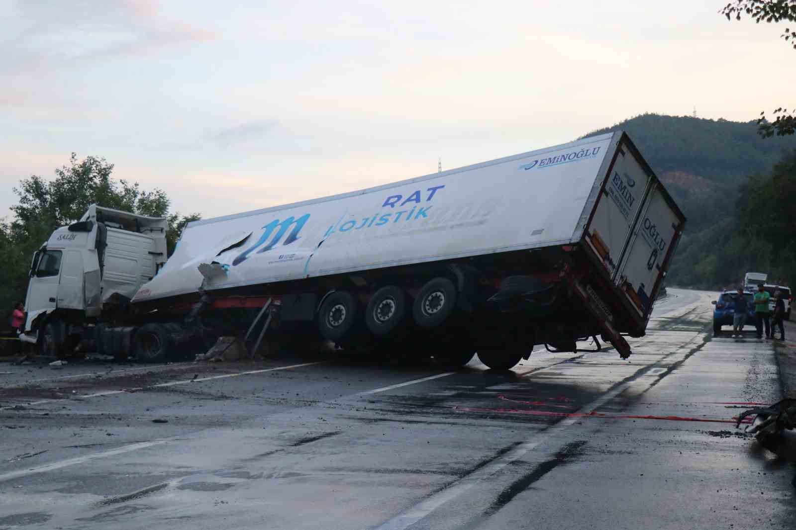 Sakarya’da 8 araçlı feci kaza: 1 ölü, 6 yaralı
