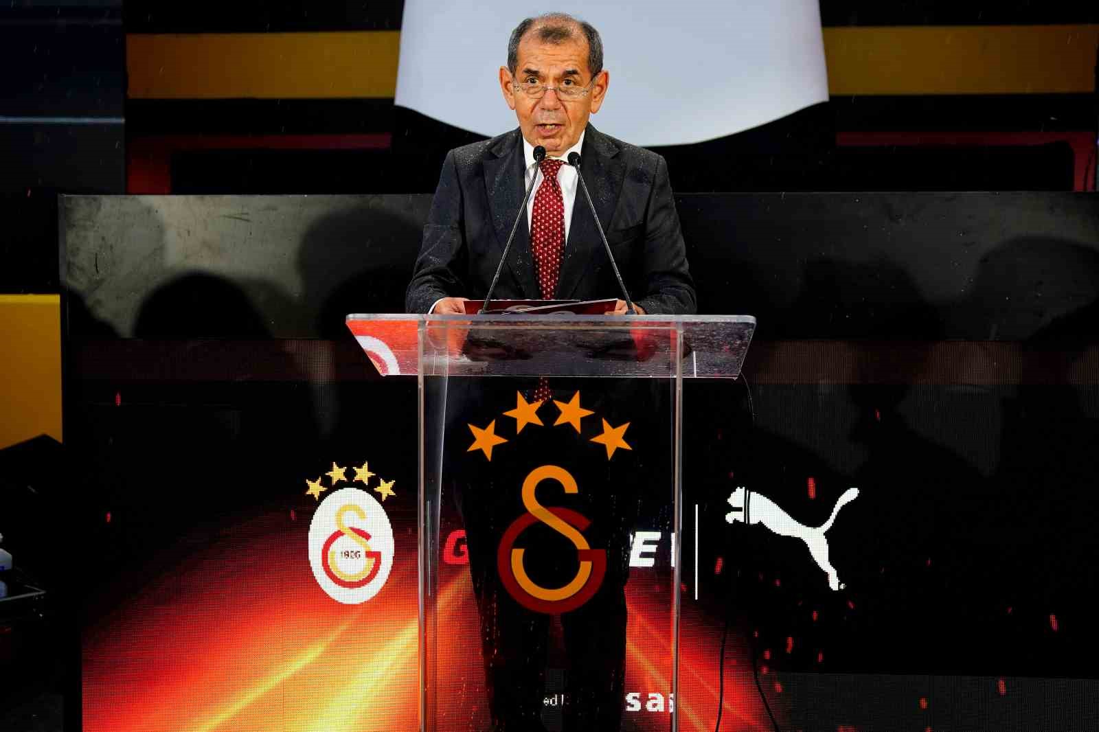 Galatasaray’da yeni sezon formaları tanıtıldı
