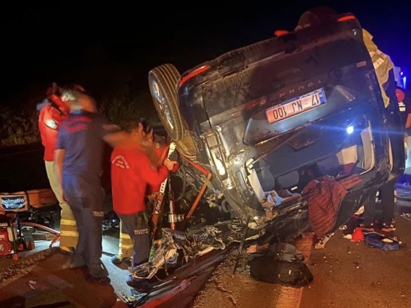 Gönen’de feci kaza... İki araç kafa kafaya çarpıştı: 1 ölü, 2 yaralı
