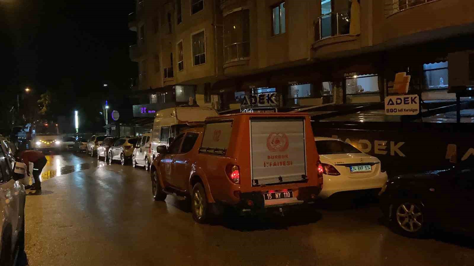 Burdur’da yağış bir anda geldi, 34 evi su bastı
