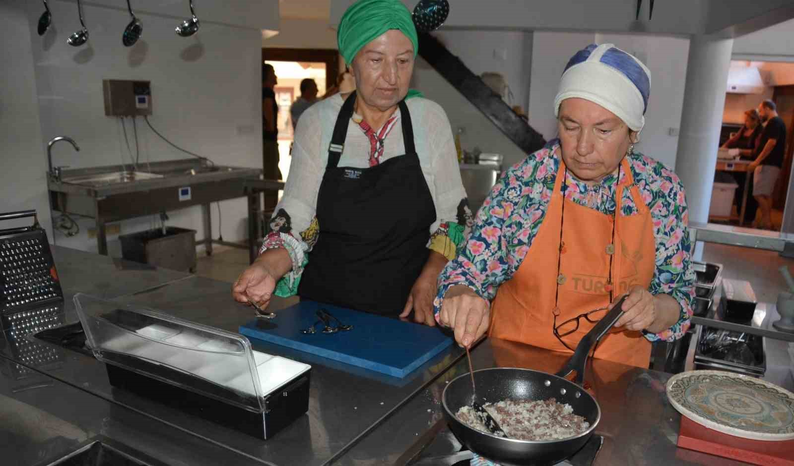 Tarsus’un yöresel yemekleri geleceğe taşınıyor
