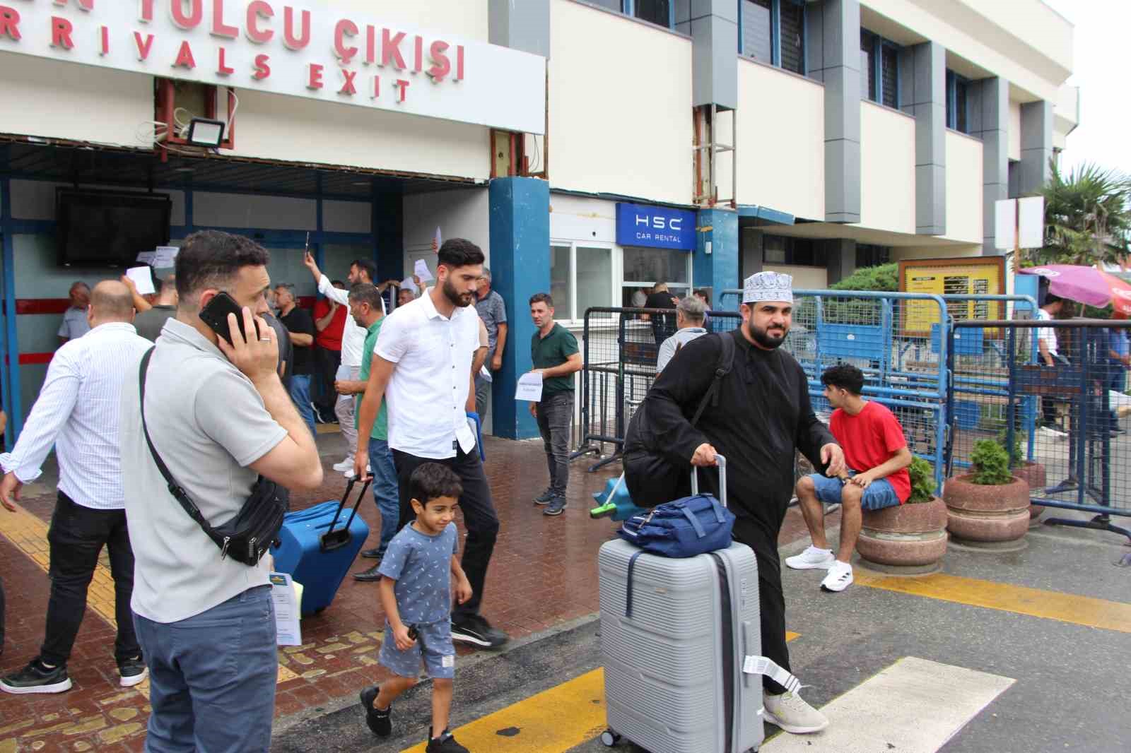 Trabzon Havalimanı’nda turizm sezonu yoğunluğu
