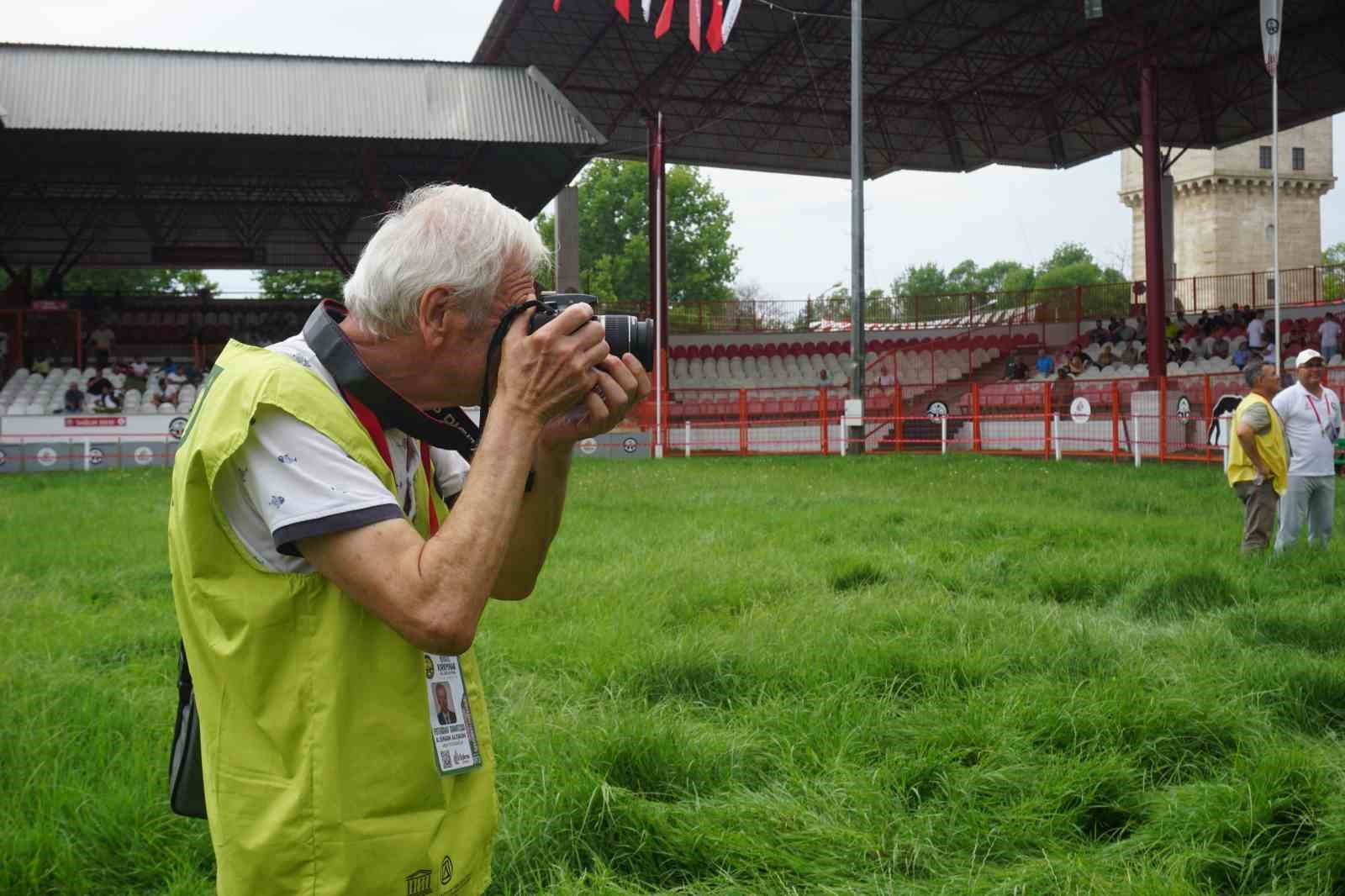 Tarihi Kırkpınar’da 61 yıldır fotoğraf çekiyor
