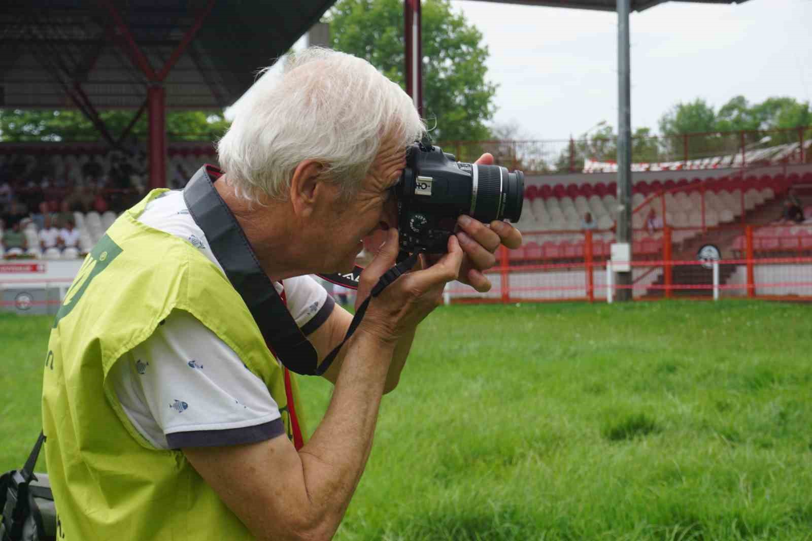 Tarihi Kırkpınar’da 61 yıldır fotoğraf çekiyor
