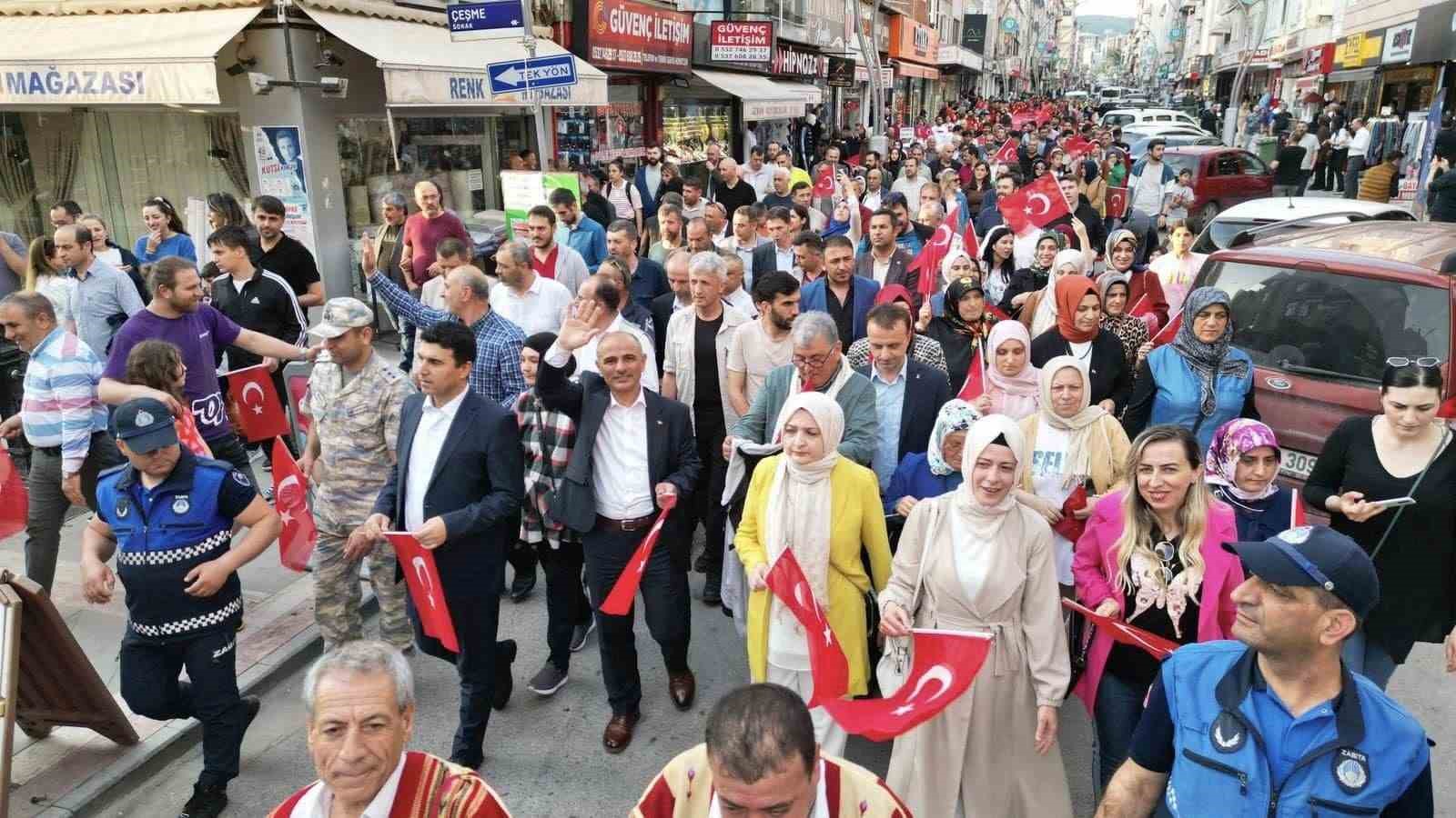 Festival coşkusu: 1 ton kiraz dağıtılacak
