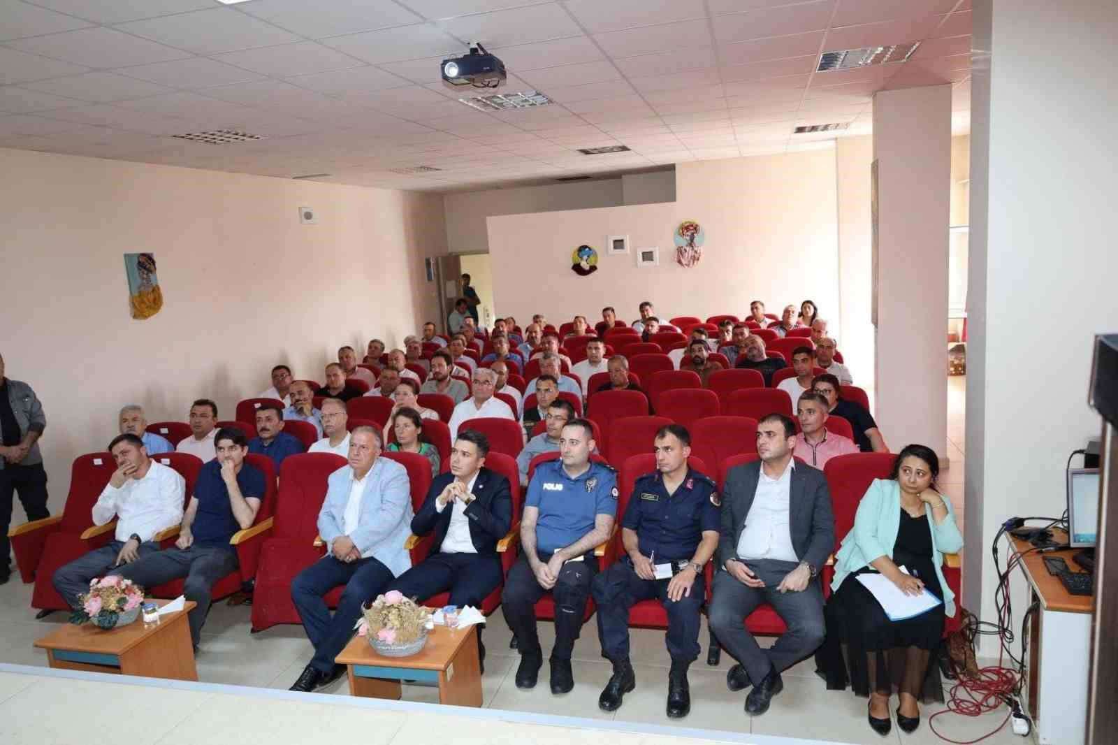 Karacasu’da İlçe Afet Müdahale Planı Eğitimi Toplantısı gerçekleştirildi
