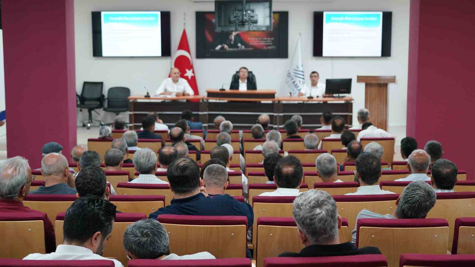 Stratejik planlama toplantısında muhtarların görüşleri alındı
