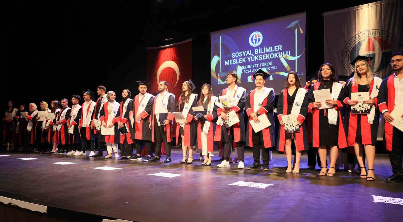 GAÜN Sosyal Bilimler MYO’da diploma heyecanı
