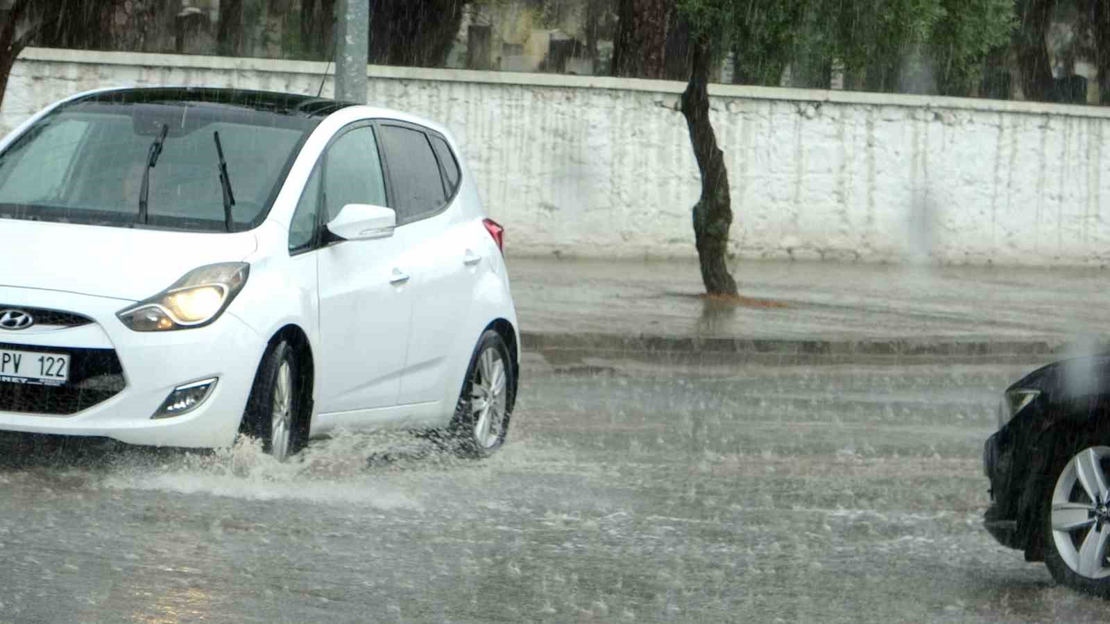 Muğla’da yaz yağmuru etkili oldu
