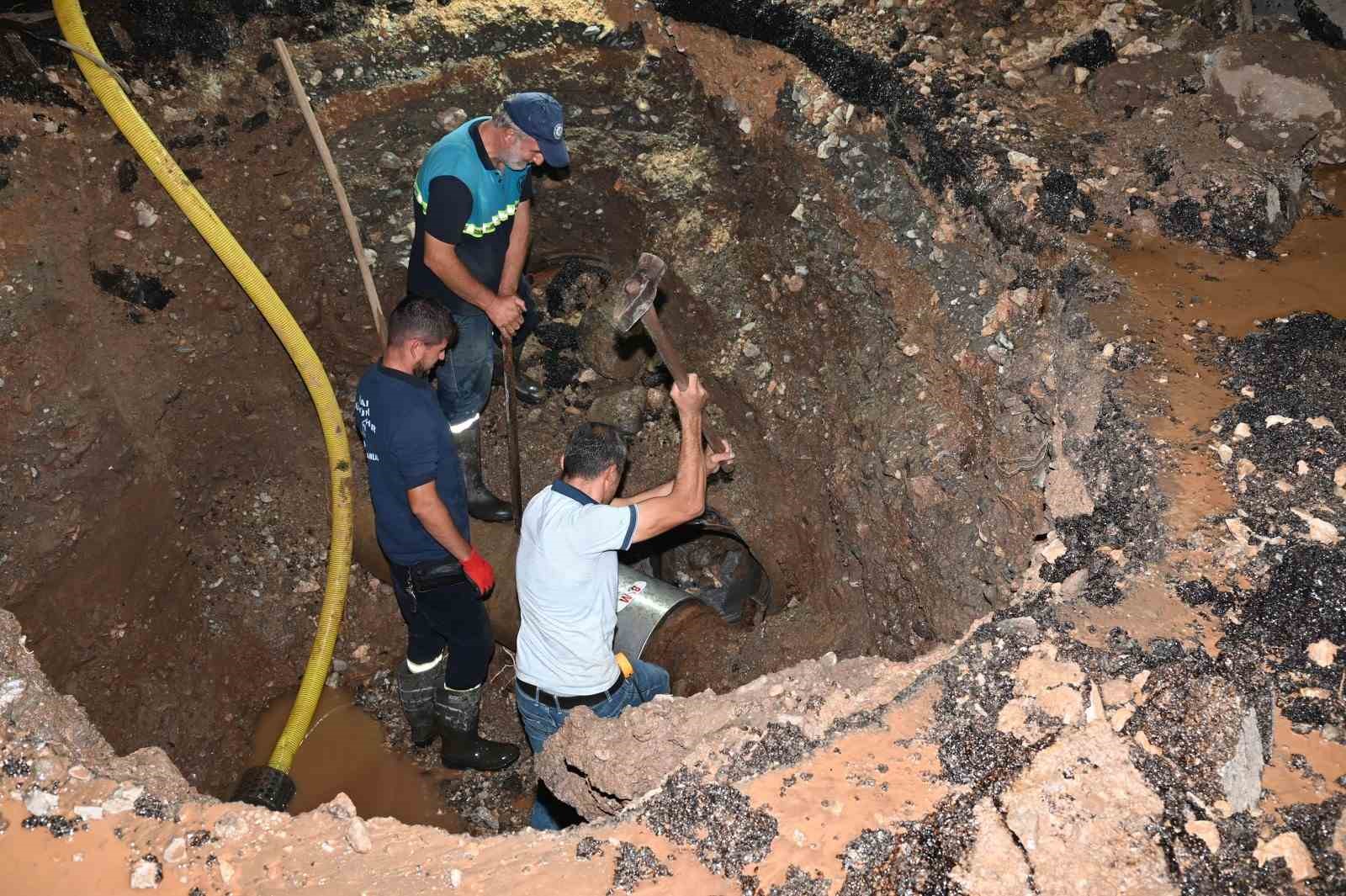 MASKİ ekipleri gece boyunca çalışarak arızayı giderdi
