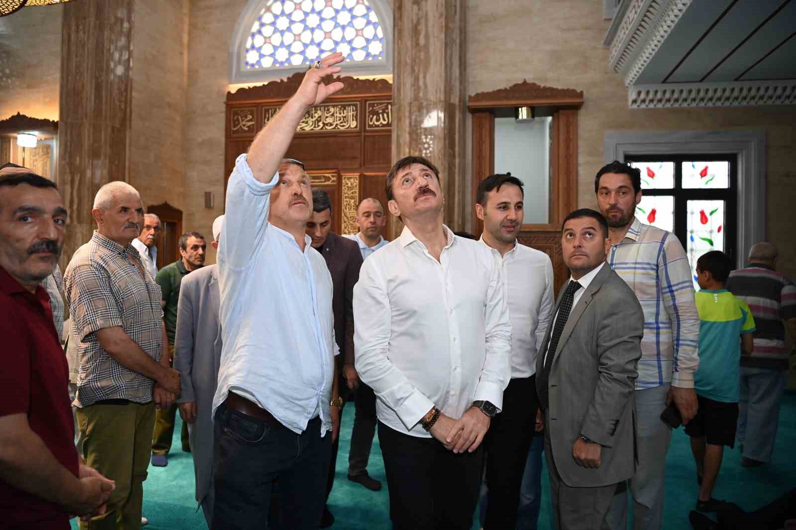 Bahçelievler Yunus Emre Camii, yeni ismiyle ibadete açıldı
