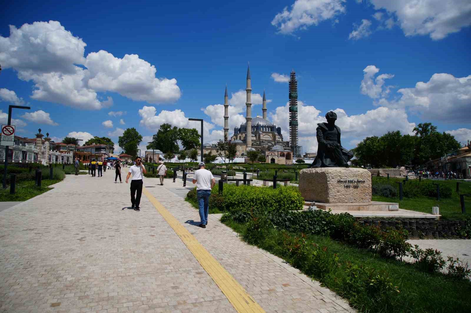 Edirne’de pehlivanlar cuma namazında buluştu
