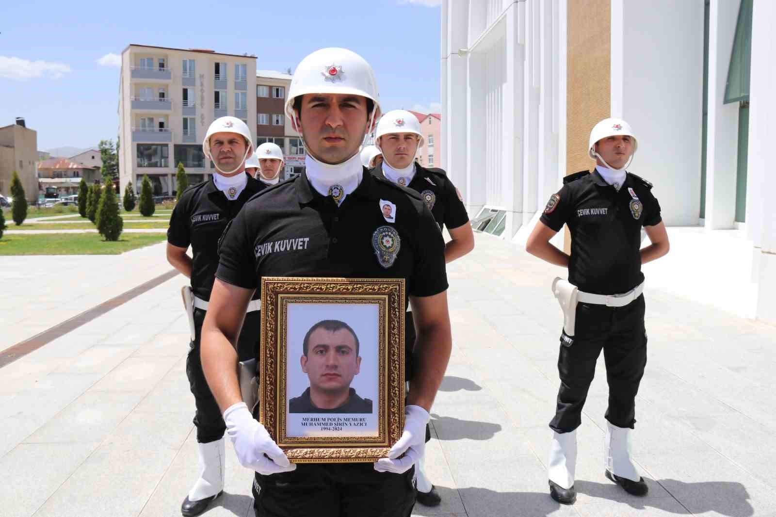 Kırıkkale’deki kazada hayatını kaybeden polis memuru Ağrı’da son yolculuğuna uğurlandı
