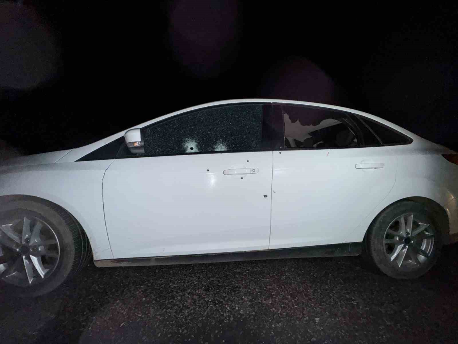 Diyarbakır’da seyir halindeki otomobile silahlı saldırı: 3’ü ağır 6 yaralı
