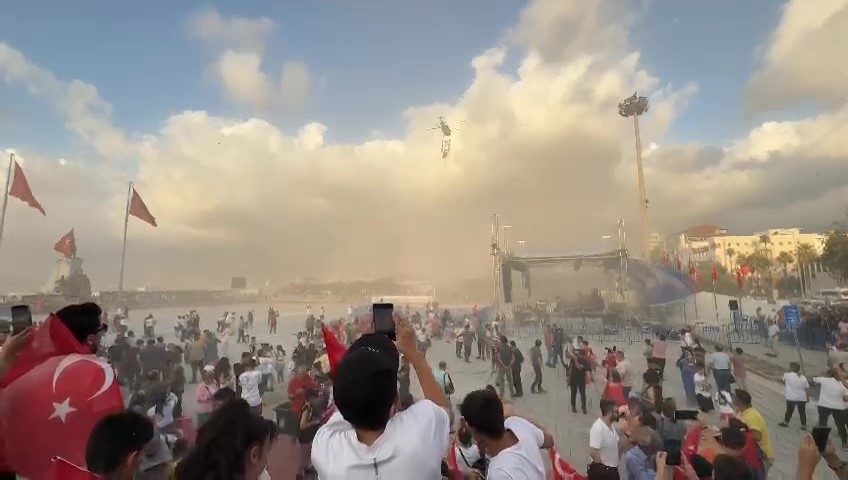 Çelik kanatlardan İskenderun körfezinde mest eden gösteri
