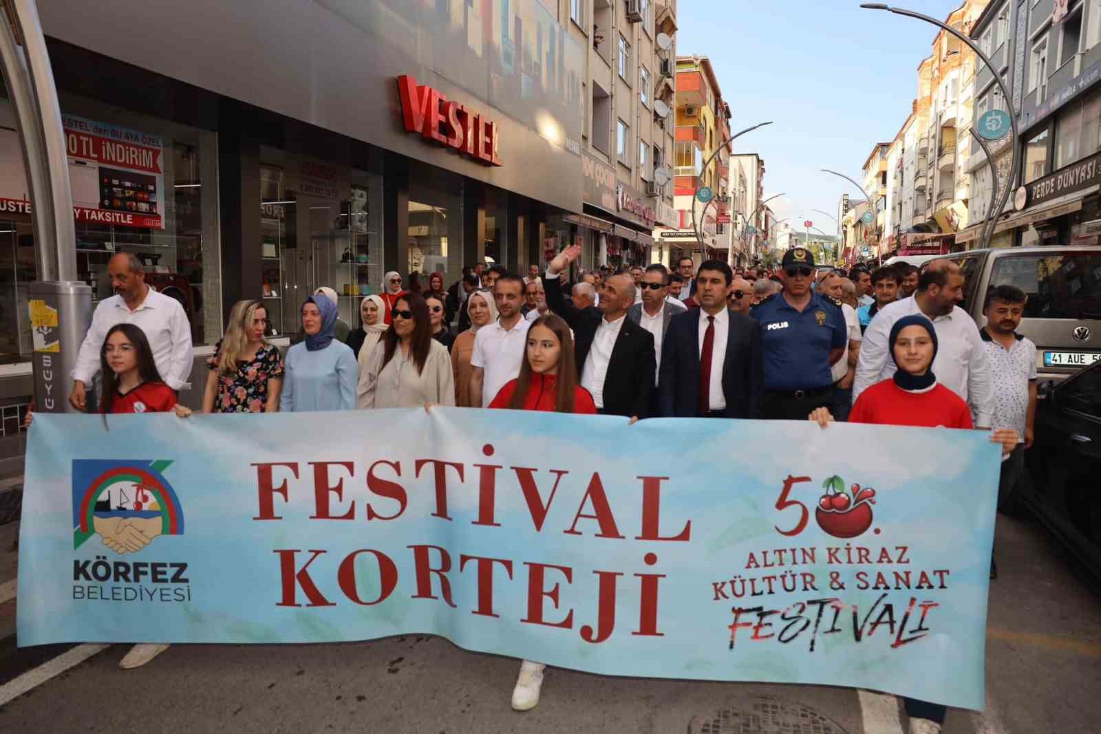 50. Altın Kiraz Festivali coşkuyla başladı
