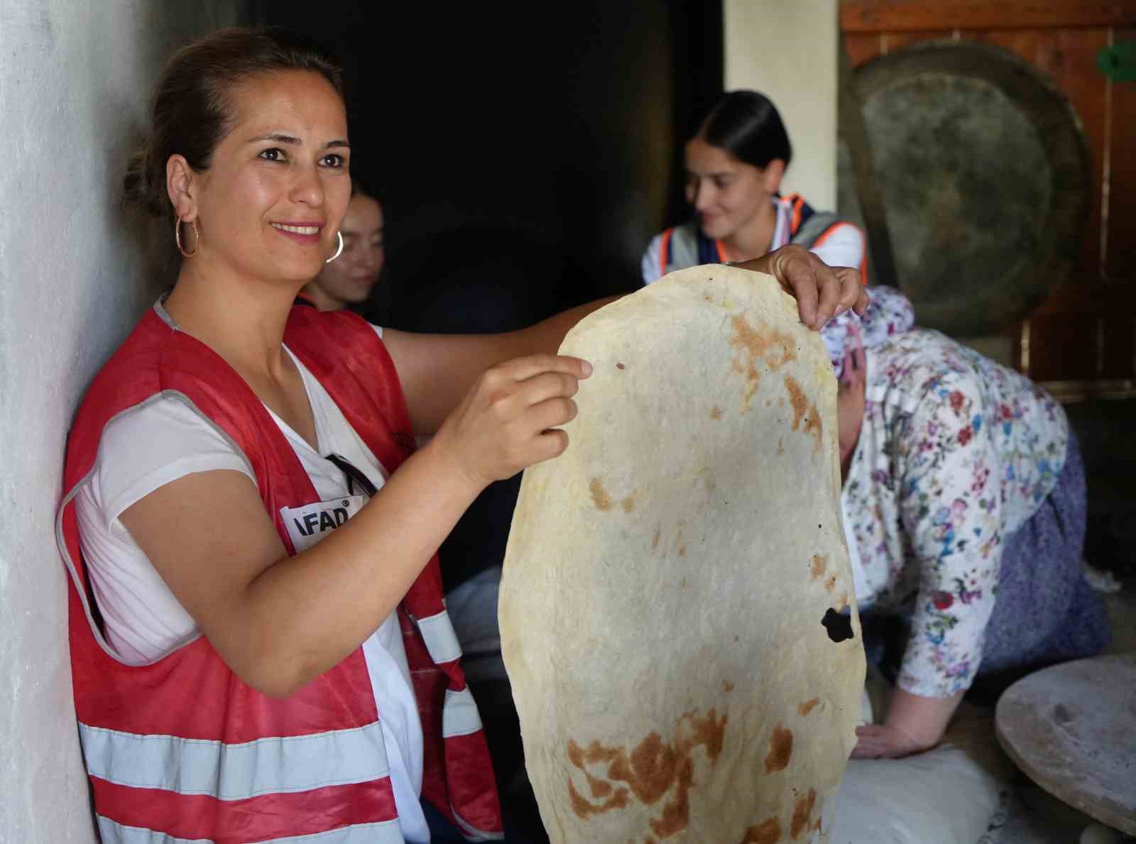 Erzincan’da tandır ekmeği geleneği sürdürülüyor
