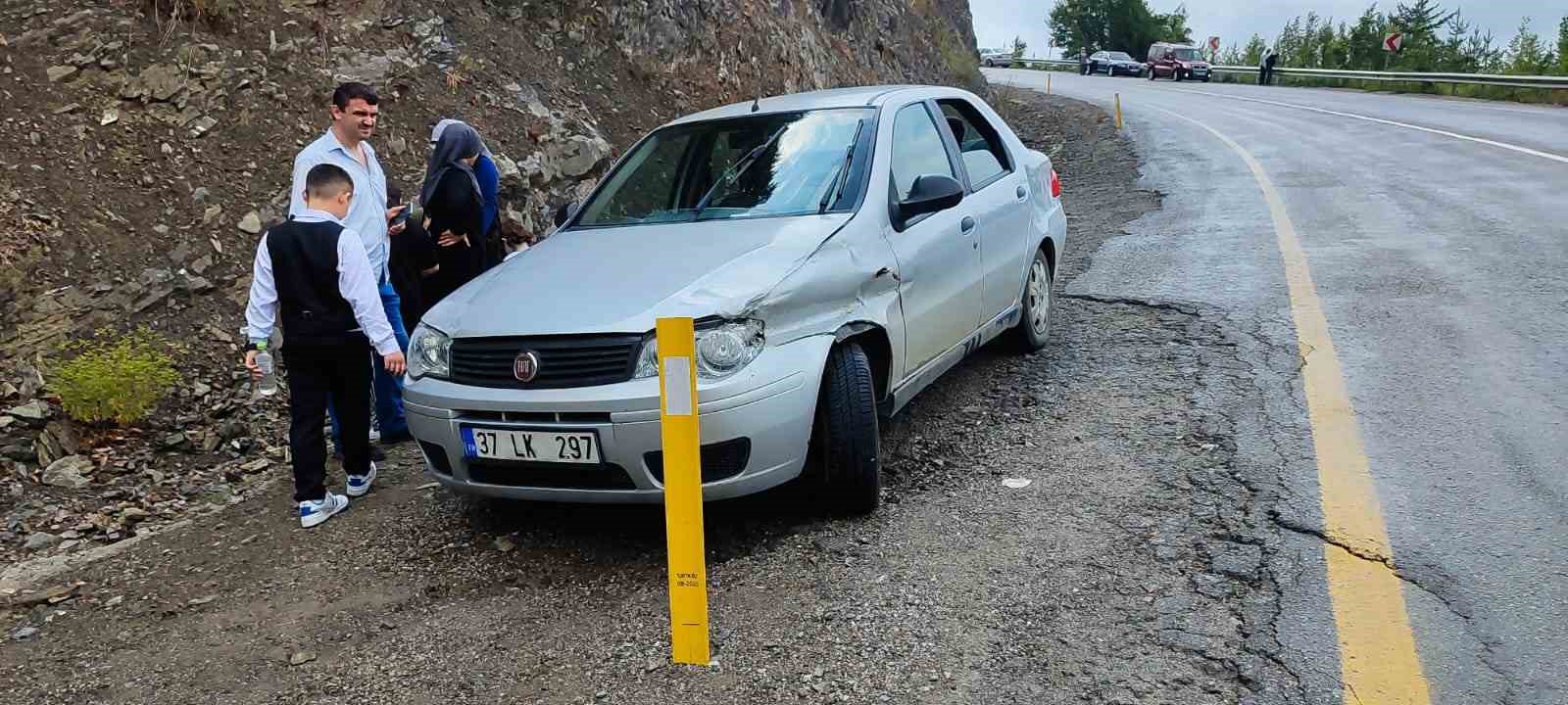 Kastamonu’da iki otomobil çarpıştı: 2 yaralı
