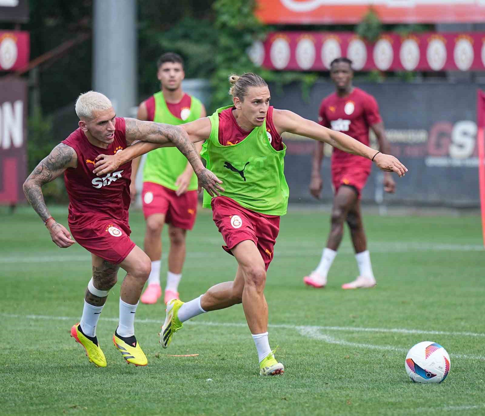 Galatasaray, çalışmalarını sürdürdü
