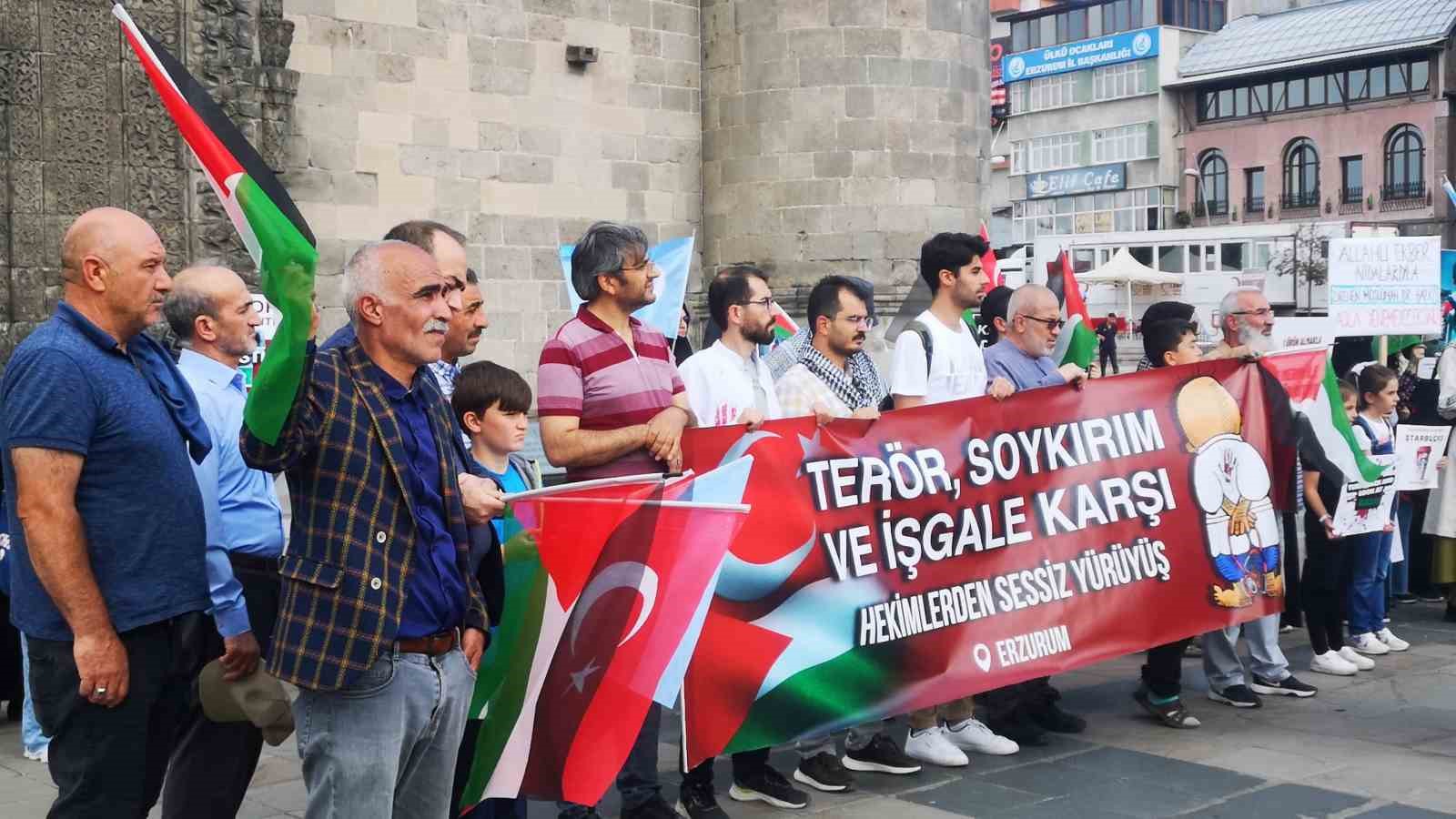 Sağlıkçıların İsrail’in Gazze’ye saldırılarını protesto yürüyüşleri devam ediyor
