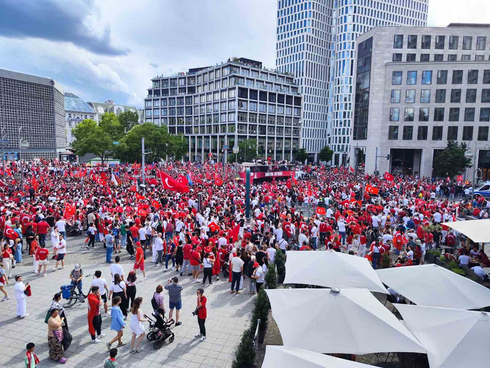 Berlin’de Türkiye coşkusu
