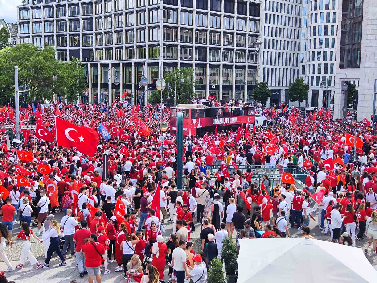 Berlin’de Türkiye coşkusu
