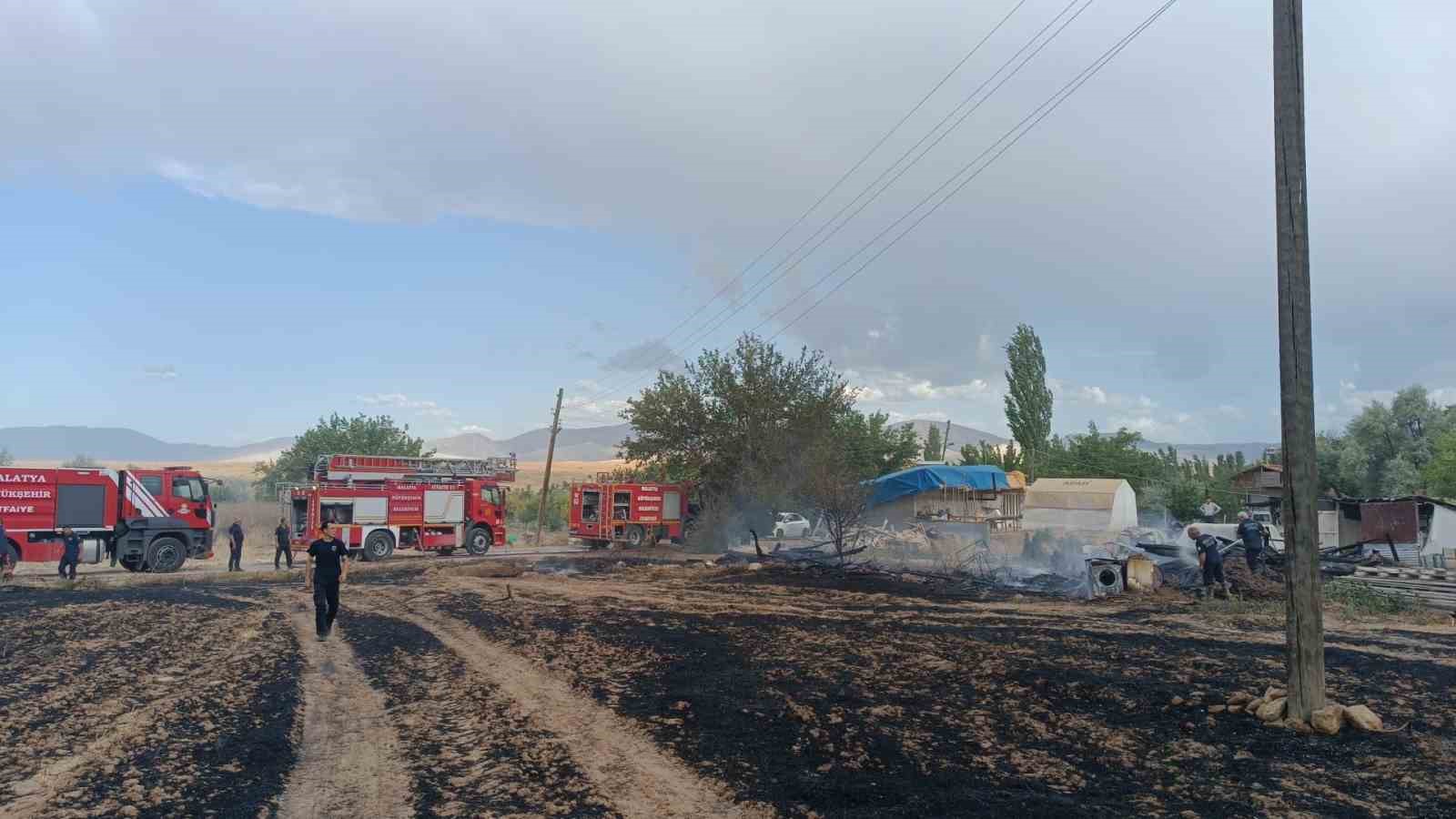 Malatya’da anız yangını
